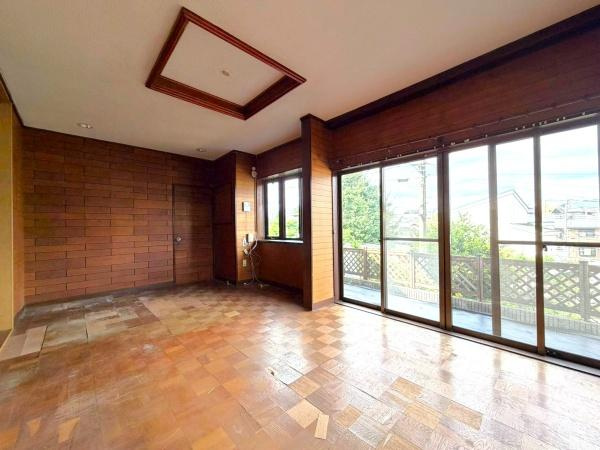 町田市金森東４丁目の中古一戸建の居間・リビング