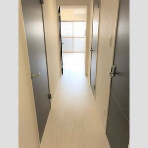ルノンドームAの玄関
