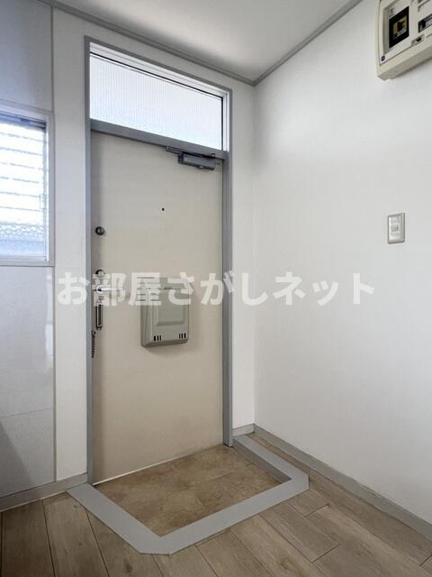 ネスト新代田【おとり物件なし】の玄関