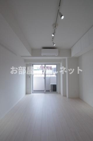 フュージョナル浅草【おとり物件なし】の居間・リビング