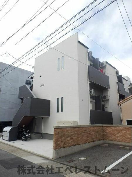 Creo六番町の外観