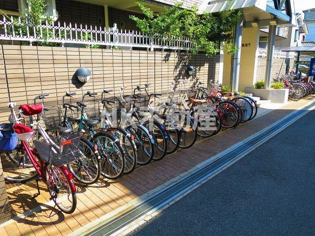【その他共用部分】 | ルネ寿ウエスト（河内永和賃貸） | 駐輪場です