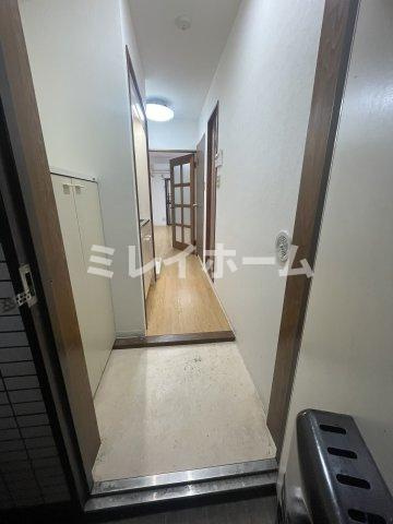 カーサ・ベルデの玄関|同建物内、別のお部屋の参考写真になります。