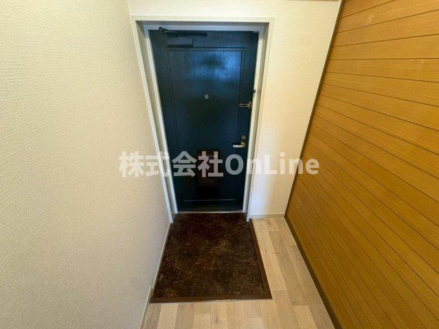 大阪市生野区巽北３丁目の賃貸マンションの玄関