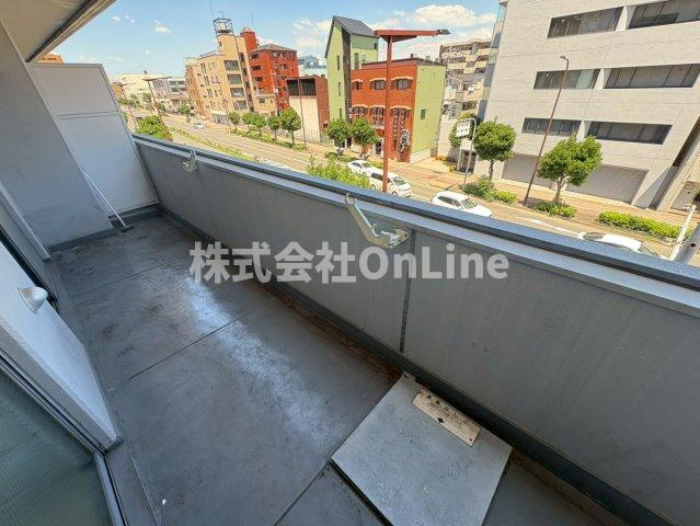 大阪市生野区巽北３丁目の賃貸マンションのバルコニー