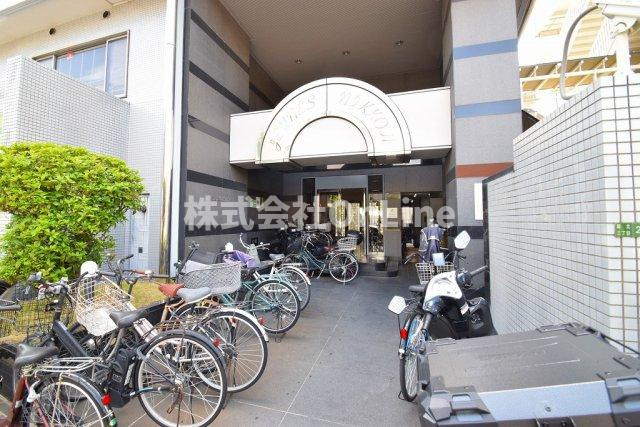 大阪市生野区巽北３丁目の賃貸マンションのエントランス