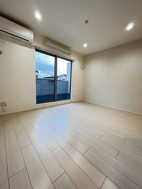 尼崎市北大物町のアパートの居間・リビング