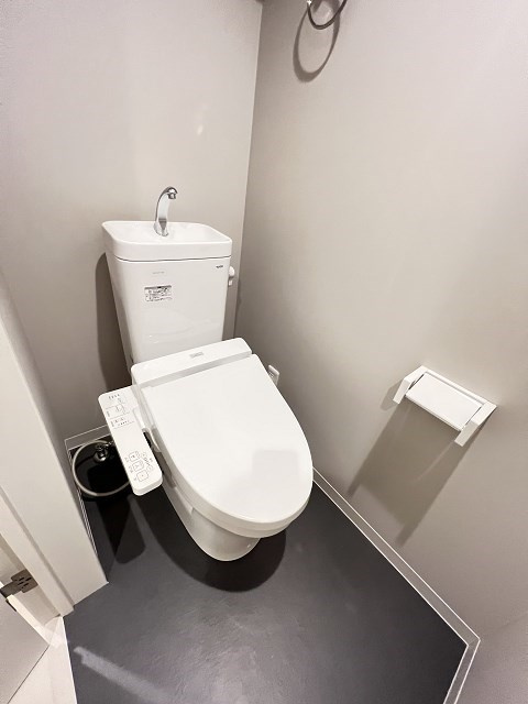 尼崎市北大物町のアパートのトイレ