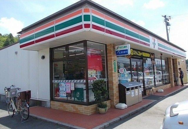 フェアリーランド　Ｂの周辺|セブンイレブンまで1300m