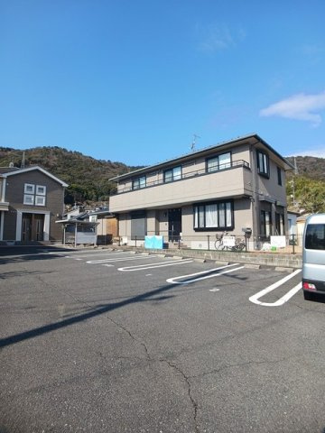ヴィラ・プリムローズの駐車場|駐車場完備です