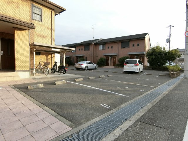 【駐車場】 | シンプルライフＢ