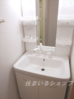 ティ・シュティル　Ⅰ番館の洗面所|シャンプードレッサー
