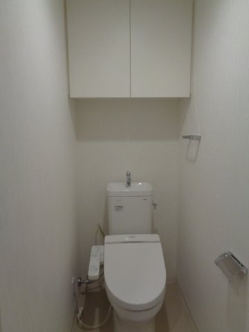 パレステージ青井ナチュラコートのトイレ|落ち着いた色調のトイレです
