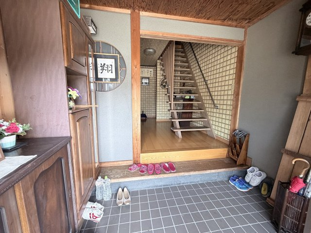 丹波市山南町岩屋の中古一戸建の玄関