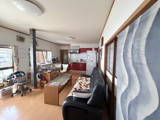 丹波市山南町岩屋の中古一戸建の居間・リビング