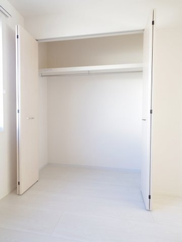 レヴメゾン神山弐番館の収納
