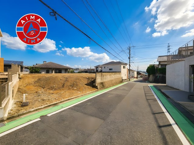 福岡市東区美和台3丁目第3-2棟（2号棟）の前面道路含む現地写真|見学の時間などお気軽にお問い合わせ下さい。