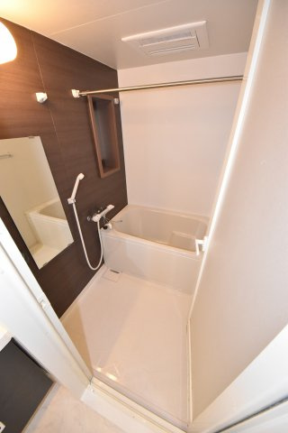 アモーレ本町ウエストの浴室
