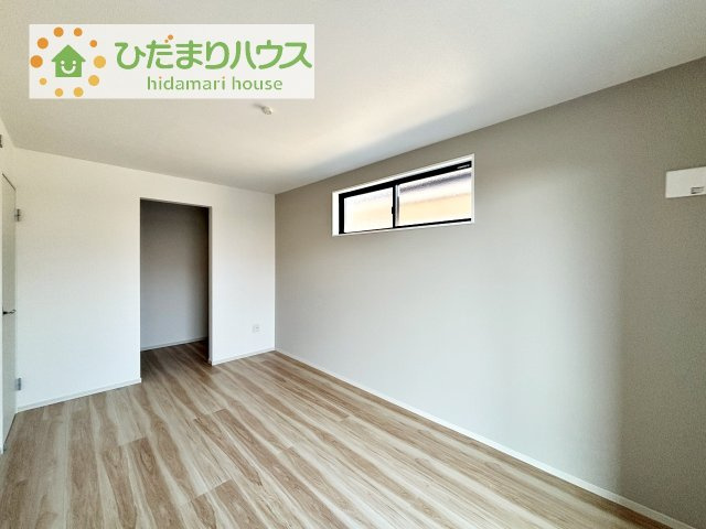 【寝室】 | 龍ケ崎市小通幸谷町1期　新築戸建 | 大きなベッドを置いても余裕の広さの主寝室♪