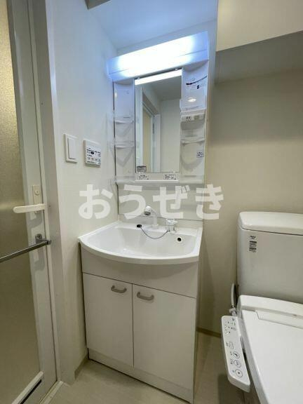 ＳＨＯＫＥＮ　Ｒｅｓｉｄｅｎｃｅ横浜関内の独立洗面台|同物件別部屋写真