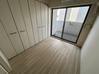 Mid　Court　新大阪の洋室