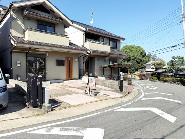 樫原山ノ上町の前面道路含む現地写真