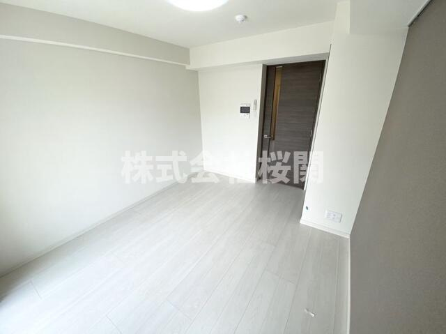 プロスタイルウェルス横浜天王町ＳＨＯＫＥＮ　Ｒｅｓｉｄｅｎｃｅの居間・リビング