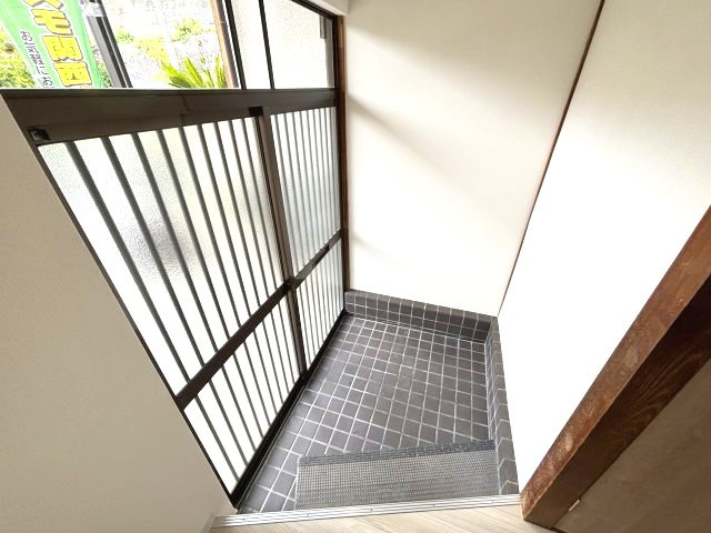 河内長野市向野町の一戸建ての玄関