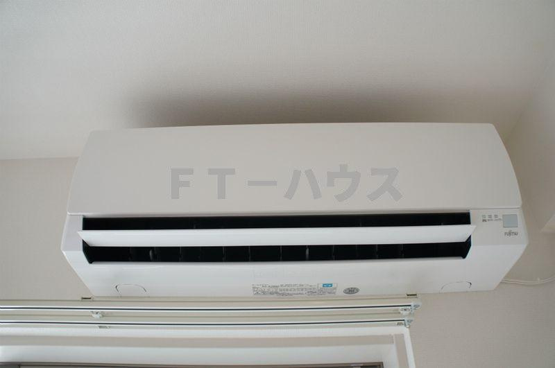 リブリ・ニスカルの設備