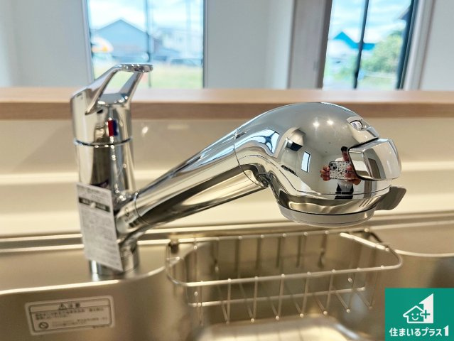 明石市大久保町八木　新築一戸建ての設備|浄水器を内蔵！炊飯時、お茶を作る時に安心してお水を使えます！お湯と冷水、浄水と原水、シャワーの切替えもワンタッチです！