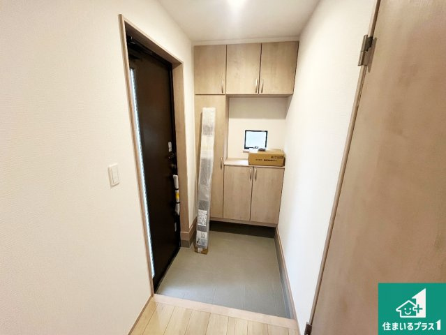 明石市大久保町八木　新築一戸建ての玄関|シューズボックスにはたくさんの靴が収納できるので玄関周りはいつもスッキリ！ご家族が増えても安心！
