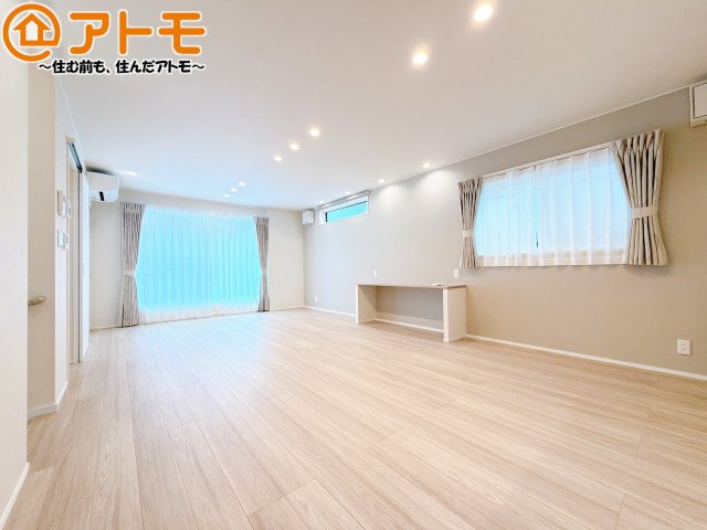 【居間・リビング】 | 駿河区馬渕2丁目　戸建