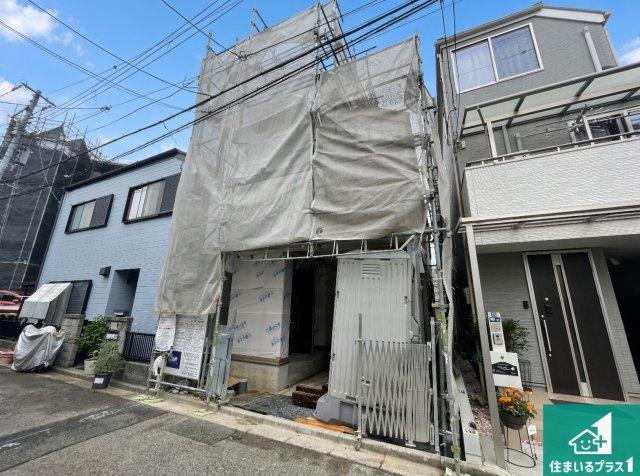 宝塚市南ひばりガ丘　新築一戸建ての外観|周辺は落ち着いた街並みの住宅地！子育てがしやすい住環境です！まだ未完成ですが、現地でしかわからない事もございます。是非一度ご覧ください。