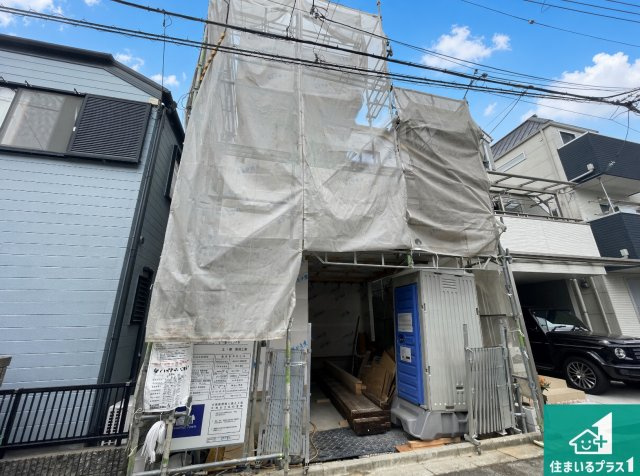 宝塚市南ひばりガ丘　新築一戸建ての外観|周辺は落ち着いた街並みの住宅地！子育てがしやすい住環境です！まだ未完成ですが、現地でしかわからない事もございます。是非一度ご覧ください。