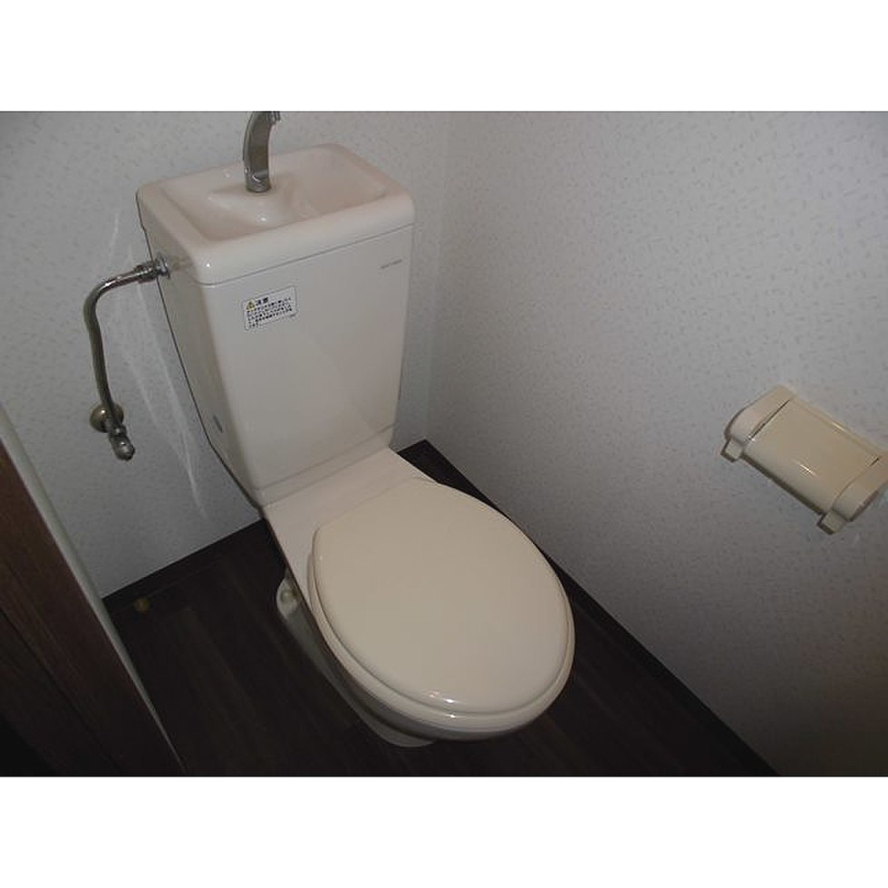 フォブール善導寺【キャッシュバック対象物件】のトイレ|清潔感のあるトイレです