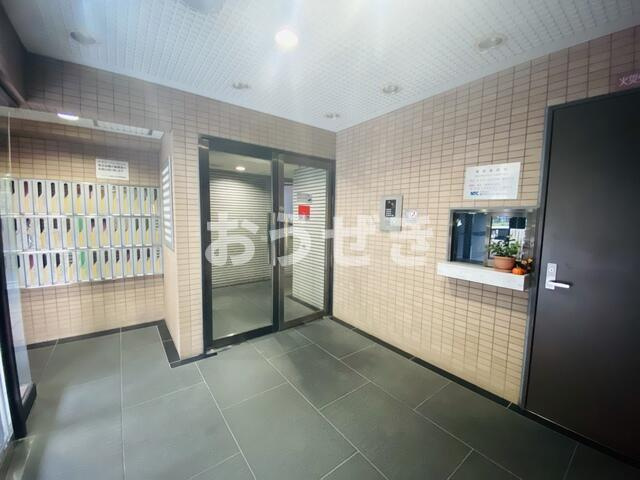 パレドール伊勢佐木町南のエントランス