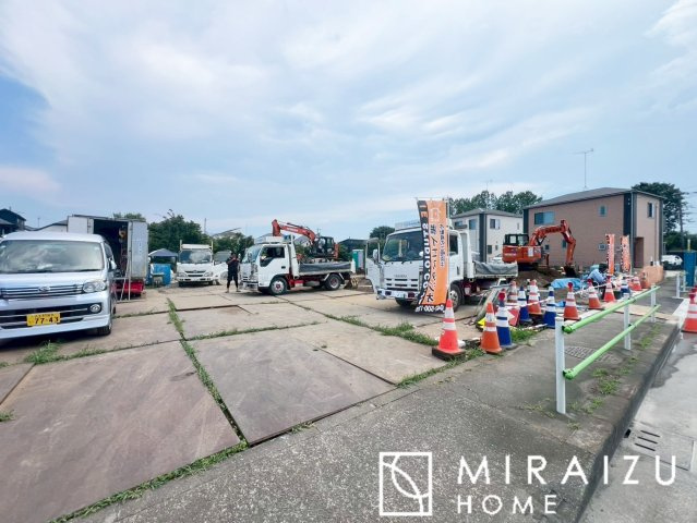 【外観】 | 青く澄み渡った綺麗な空と、陽の光をたっぷりと受ける、そんな新築住宅で新生活をスタートしてみませんか？見学・ご相談等、ミライズホーム(株)までお気軽にご連絡下さい♪