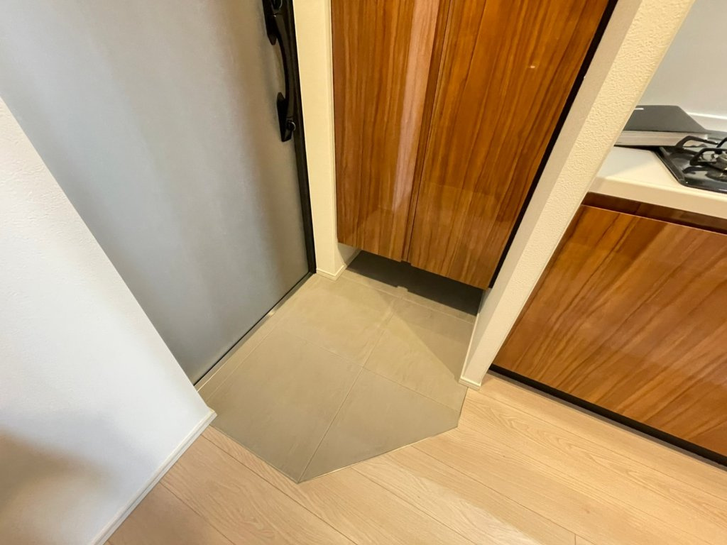 S-RESIDENCE堀田Northの玄関