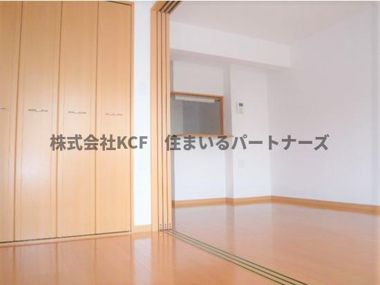 カシスコート大鳥居の内装|明るい室内です
