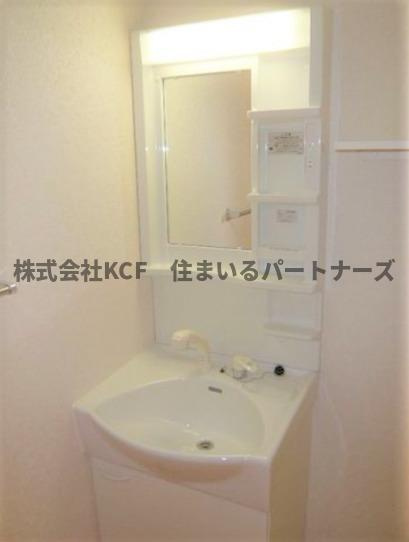 カシスコート大鳥居の洗面所|明るい洗面所です