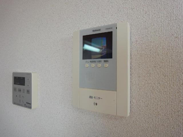 サンヒルズの内装|カメラ付インターホン