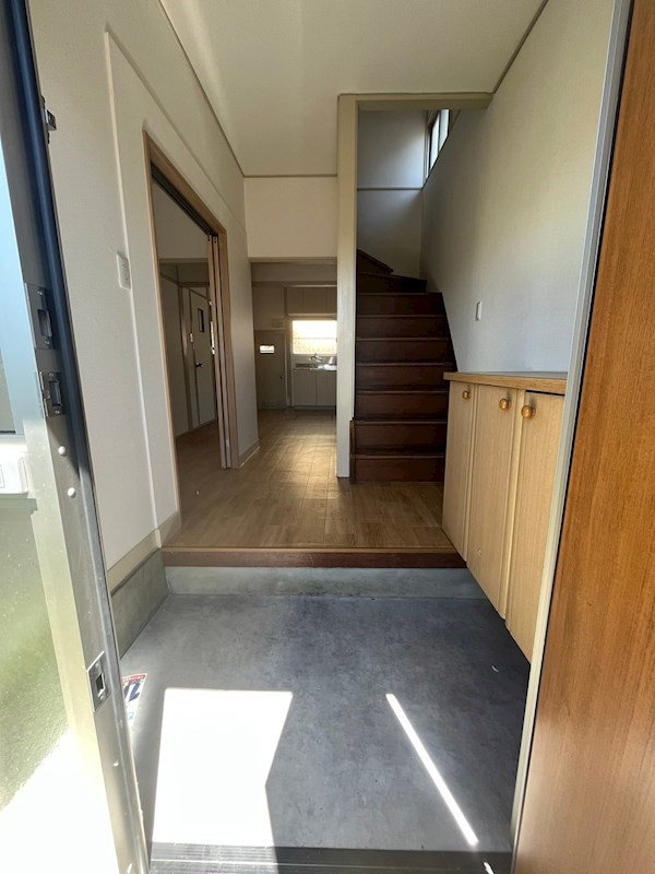 本山北町1丁目貸家の玄関