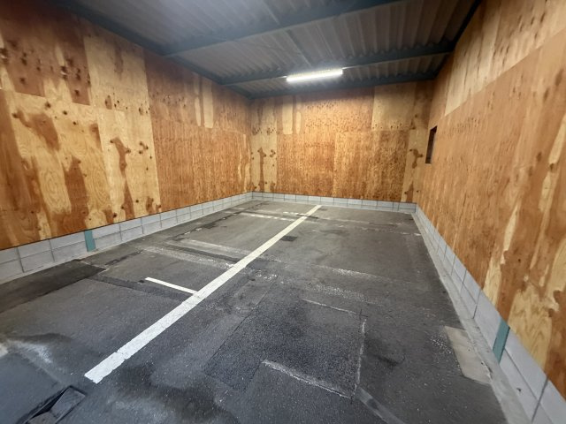 荒川プレハブ倉庫