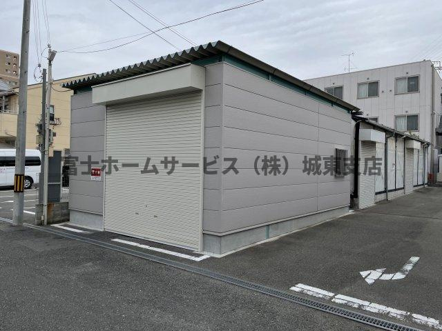 荒川プレハブ倉庫