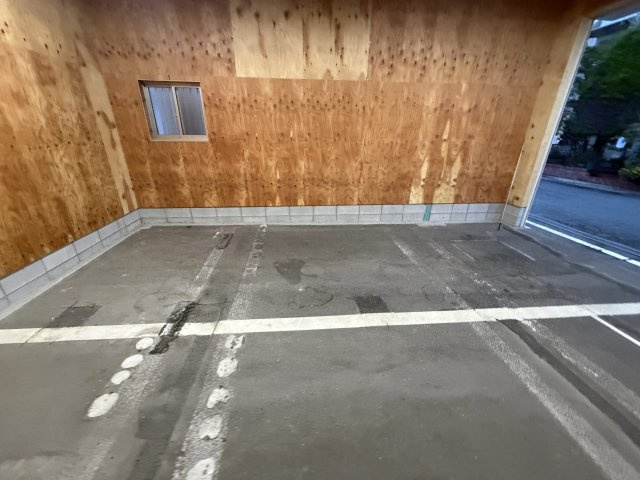 荒川プレハブ倉庫