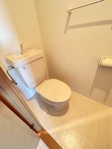 ヴァンスタージュ姫里のトイレ|落ち着いた色調のトイレです
