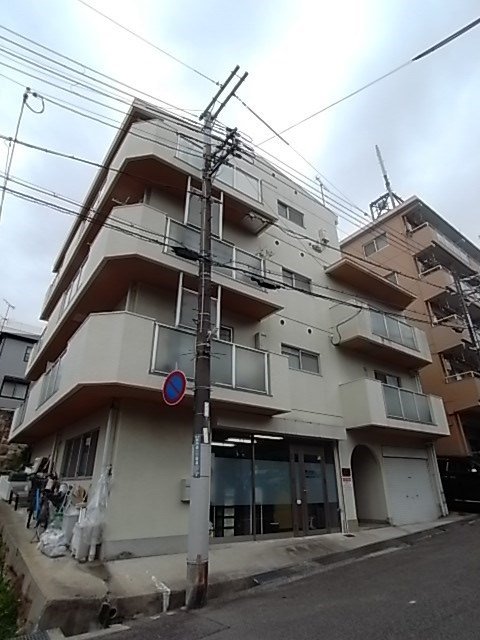 ハイグレード城内
