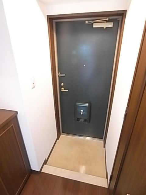 リーガル神戸元町の玄関
