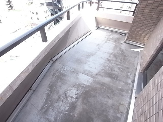 リーガル神戸元町のバルコニー