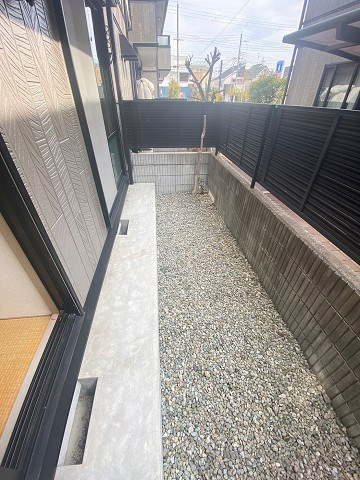 アネシス愛宕山Ⅰ棟のバルコニー